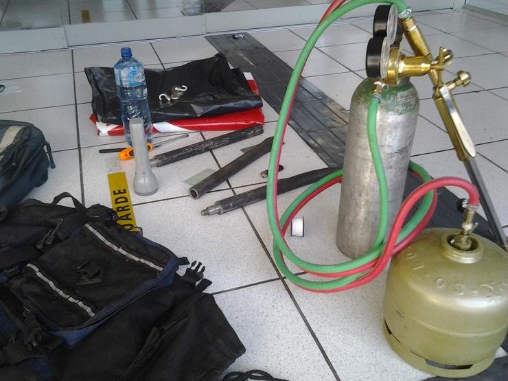 Diversos equipamentos usados pela quadrilha foram apreendidos