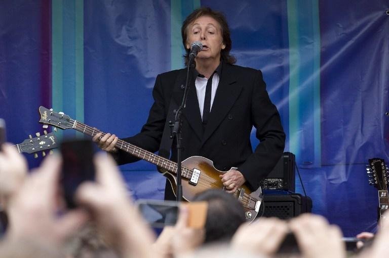 Paul McCartney fez um show surpresa no centro de Londres