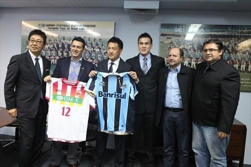 Gr&ecirc;mio aprimora plano de expans&atilde;o da marca e faz parceria com time do Jap&atilde;o 