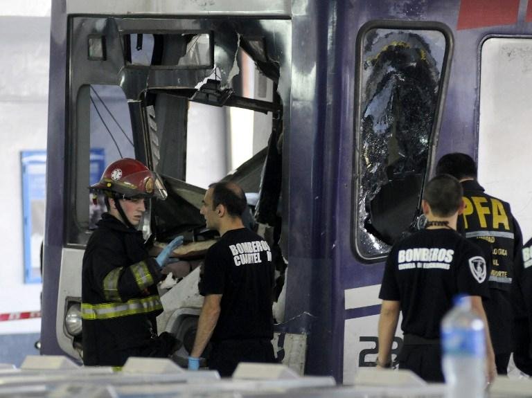 Condutor de trem que descarrilou em Buenos Aires diz s&oacute; lembrar flashes do acidente