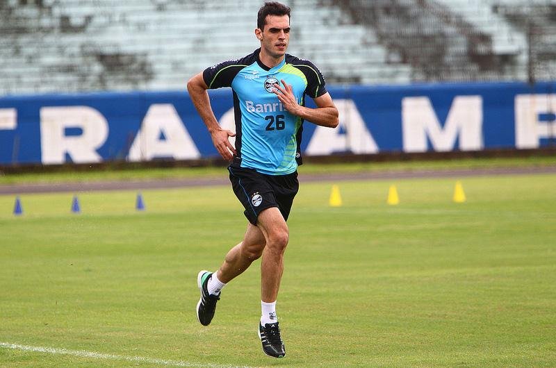 Gr&ecirc;mio deve ter retorno de Rhodolfo