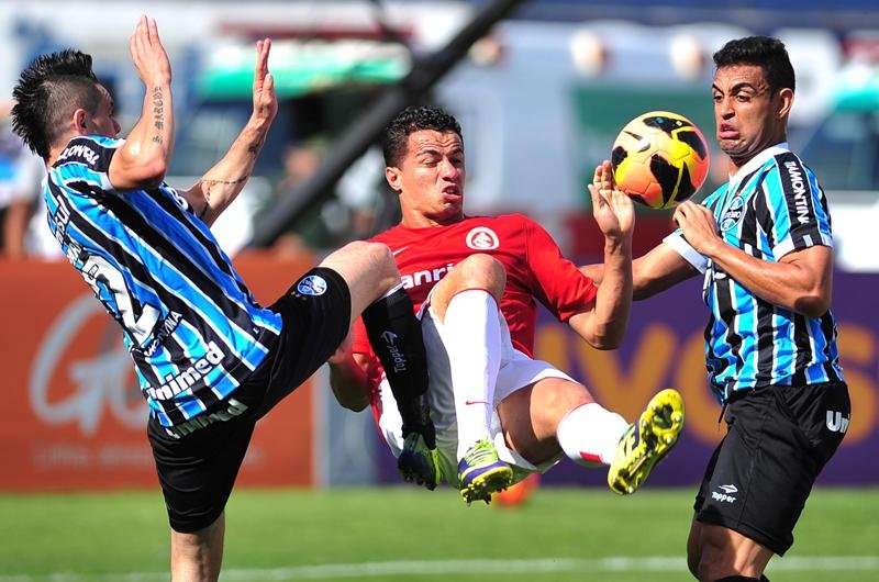 Defensor sofreu les&atilde;o no Gre-Nal