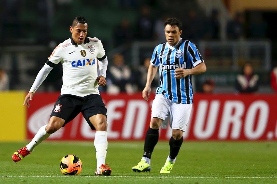 Solidez defensiva de Gr&ecirc;mio e Corinthians desafia atacantes em decis&atilde;o