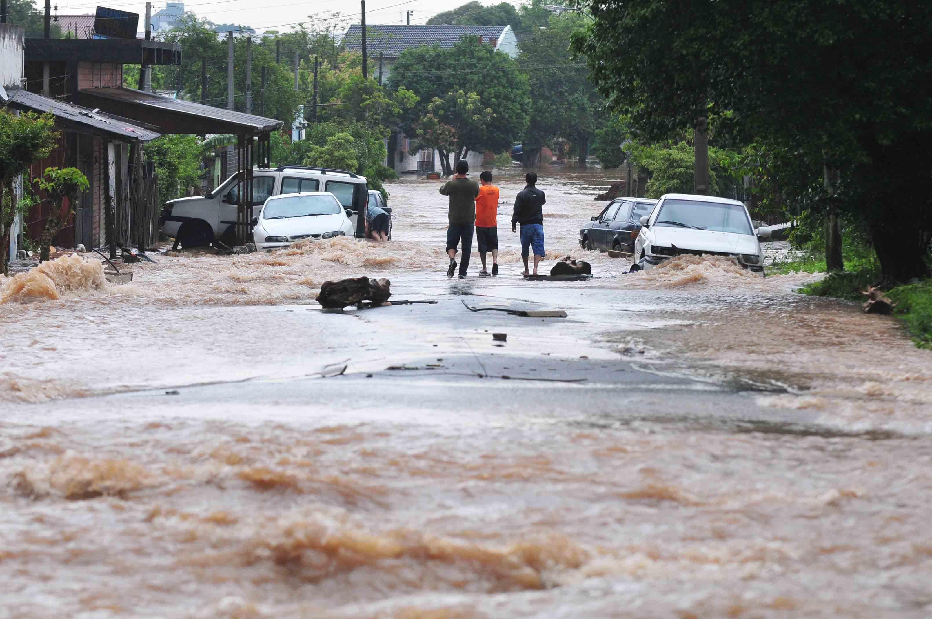 Chuva gera transtornos no Vale do Sinos e regi&atilde;o Metropolitana
