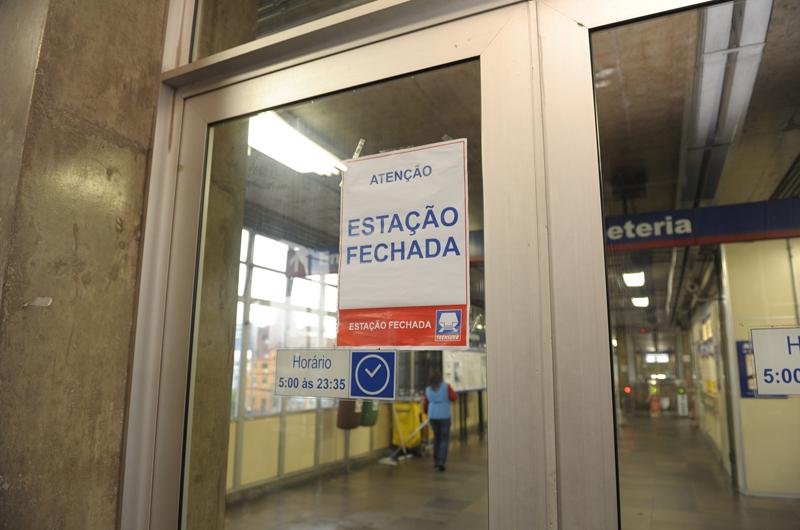 Servi&ccedil;o de trens funciona da Esta&ccedil;&atilde;o Mercado at&eacute; a Mathias Velho