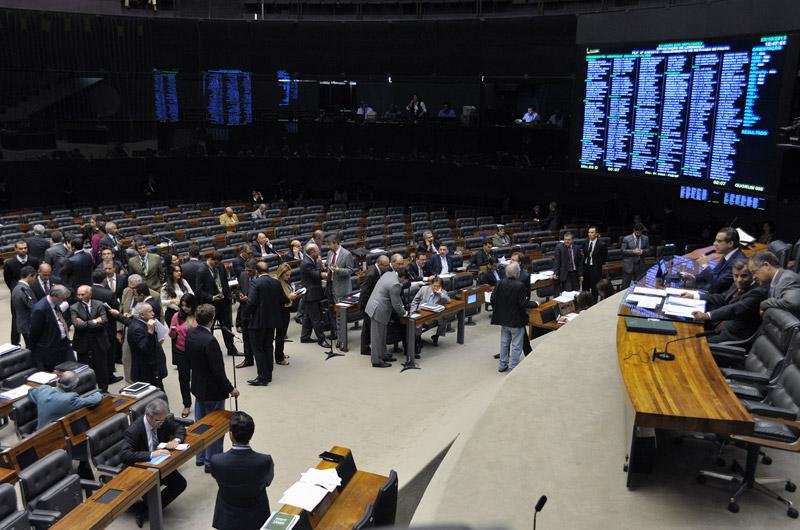 C&acirc;mara aprova texto da renegocia&ccedil;&atilde;o de d&iacute;vidas dos estados e munic&iacute;pios 