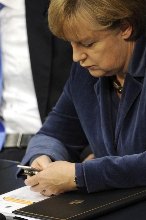 Celular de Merkel teria sido espionado pelos EUA