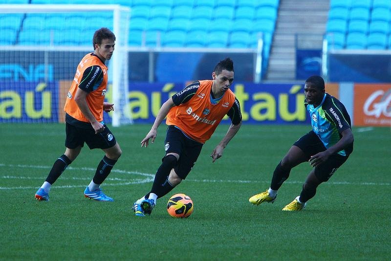 Lateral espera um Corinthians mais forte 