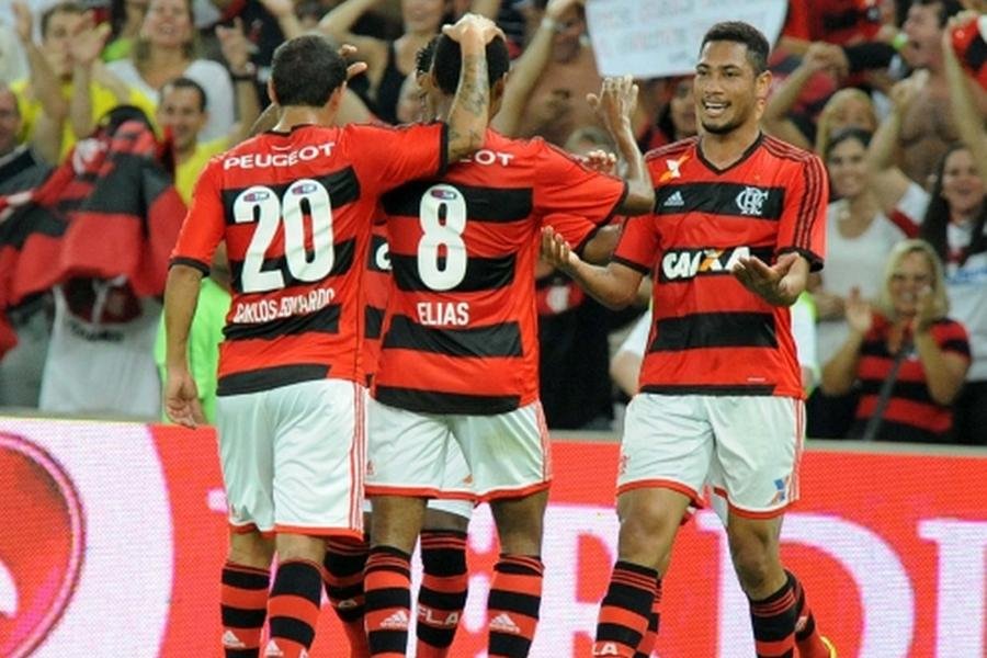 Flamengo atropela Botafogo e avan&ccedil;a na Copa do Brasil
