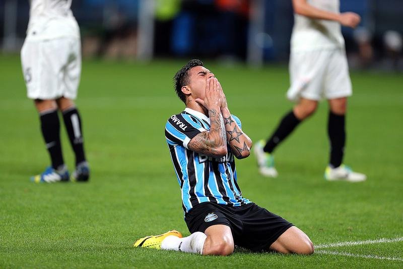 Reincid&ecirc;ncia de Vargas preocupa jur&iacute;dico do Gr&ecirc;mio 