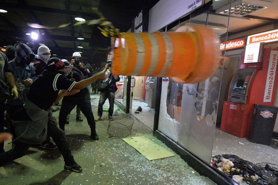 Pol&iacute;cia relatou infiltra&ccedil;&atilde;o de criminosos, furtos e agress&otilde;es aos agentes de seguran&ccedil;a