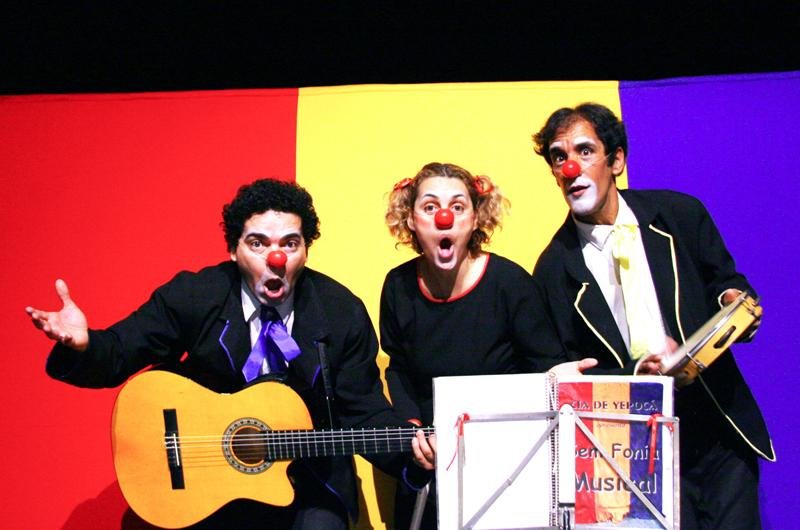 A linguagem do palha&ccedil;o est&aacute; presente nas montagens do grupo Yepoc&aacute; Cia. de Teatro