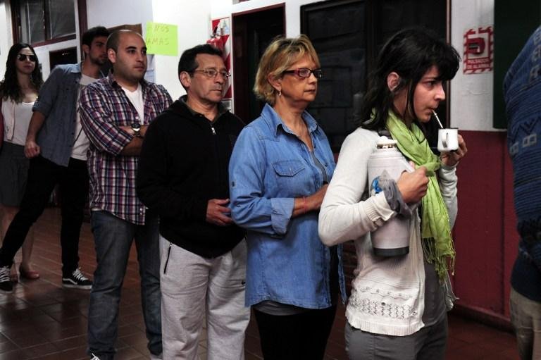 Argentinos comparecem &agrave;s urnas para elei&ccedil;&otilde;es legislativas