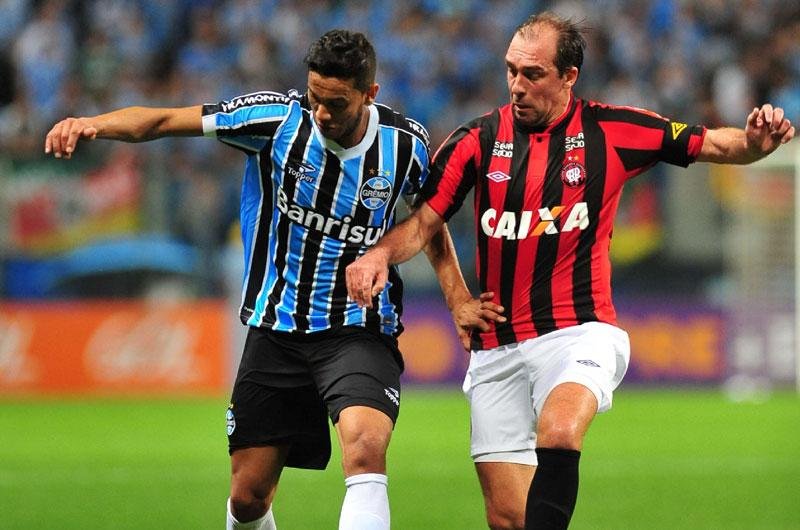 Gr&ecirc;mio e Atl&eacute;tico-PR iniciam luta por vaga na final da Copa do Brasil 