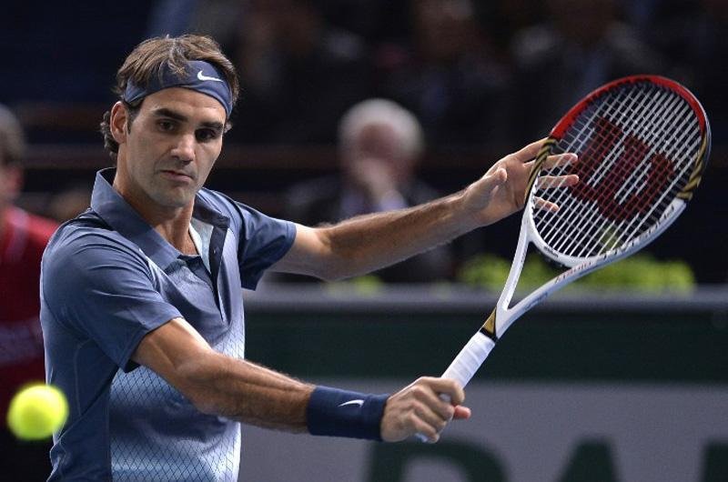 Com vit&oacute;ria sobre 21 do mundo, Federer garante presen&ccedil;a no ATP Finals