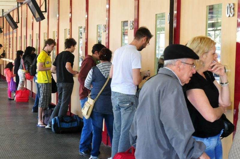 Movimento na Rodovi&aacute;ria deve ser intenso na v&eacute;spera do feriado
