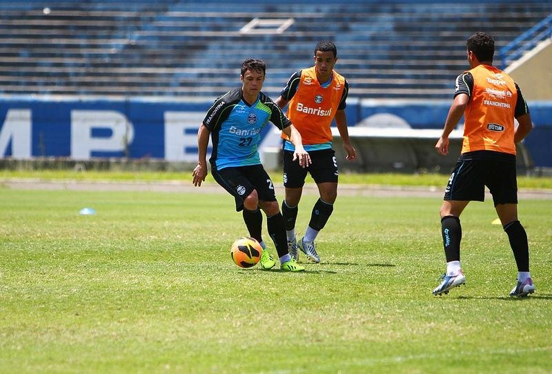 Gr&ecirc;mio busca efeito suspensivo para Kleber
