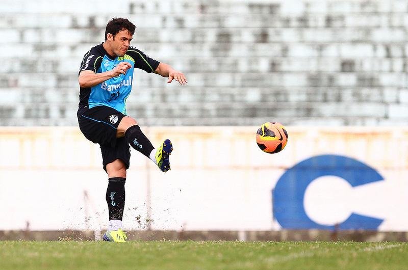 Kleber est&aacute; liberado contra Bahia