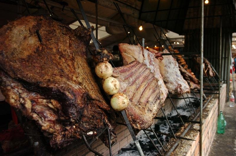 Ministro da Sa&uacute;de alerta ga&uacute;chos para quantidade de sal nos churrascos