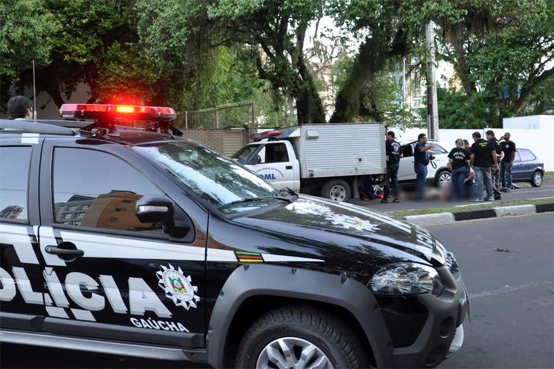 Suposta tentativa de roubo a carro de servidor da prefeitura teria desencadeado troca de tiros
