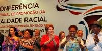 Dilma assina projeto de cotas no serviço público