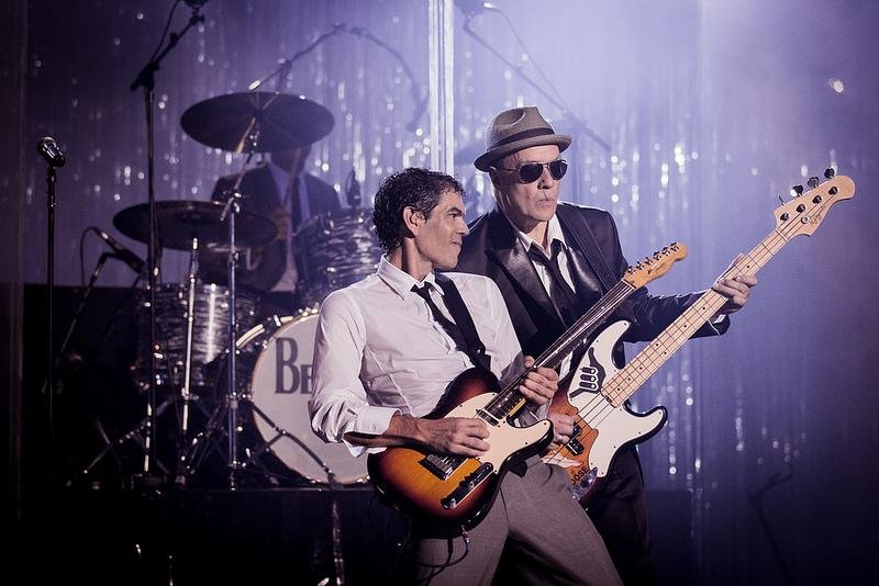 M&uacute;sicos do rock brasileiro dos anos 80 tocam Beatles em Porto Alegre
