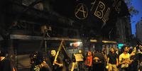 Grupo gritou palavras de ordem contra Copa 2014 e violência na repressão às manifestações