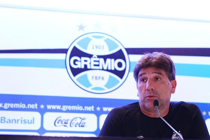 Renato tira foco de elenco para deixar Gr&ecirc;mio livre, leve e solto em decis&atilde;o