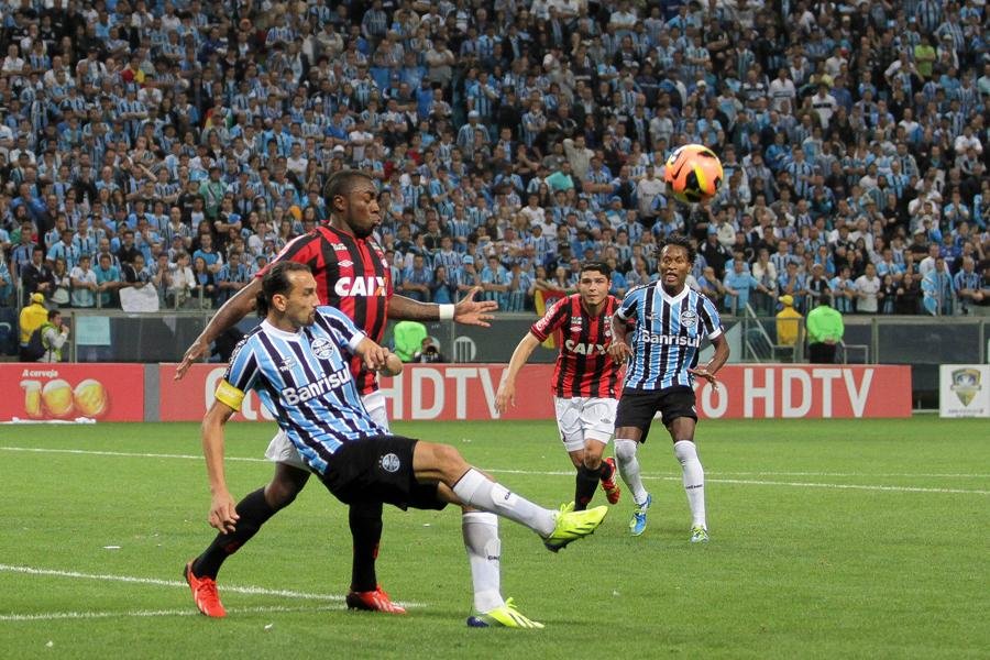 Presidente lamentou m&aacute; fase da grande aposta do ano, o argentino Barcos