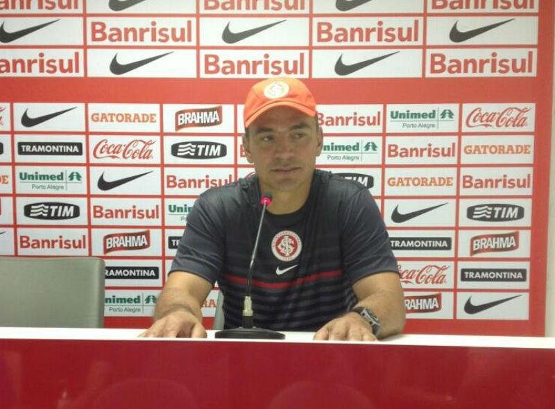 Treinador faz quatro mudan&ccedil;as do time