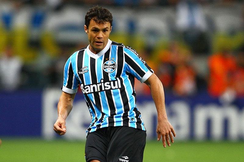 Kleber mira retorno &agrave; vice-lideran&ccedil;a ap&oacute;s queda na Copa do Brasil