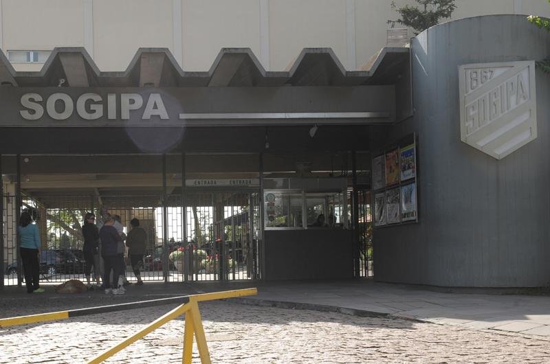 Bombeiros liberaram funcionamento de gin&aacute;sio e estacionamento ap&oacute;s vistoria