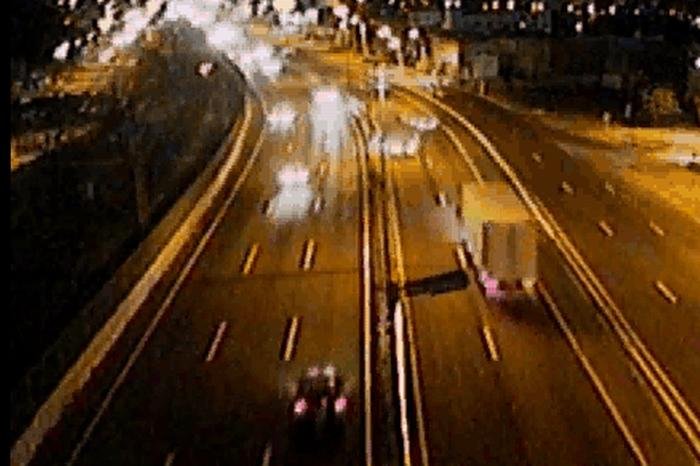 V&iacute;deo da PRF mostra carro na contram&atilde;o da BR 116 em Canoas