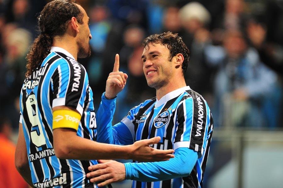 Barcos e Kleber querem acabar com jejum de gols do Gr&ecirc;mio diante do l&iacute;der