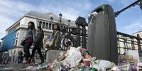 Greve de garis deixa ruas de Madri cheias de lixo 