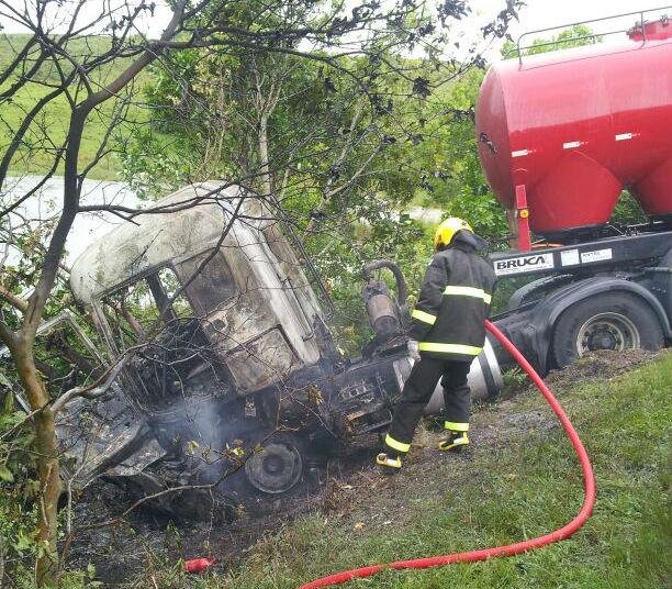 Colis&atilde;o entre caminh&atilde;o e carro mata homem em S&atilde;o Louren&ccedil;o 