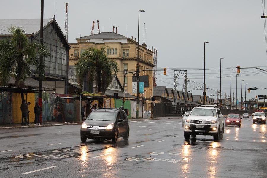 Na avenida Mau&aacute;, tr&acirc;nsito era tranquilo em dire&ccedil;&atilde;o &agrave; zona Sul no fim da tarde