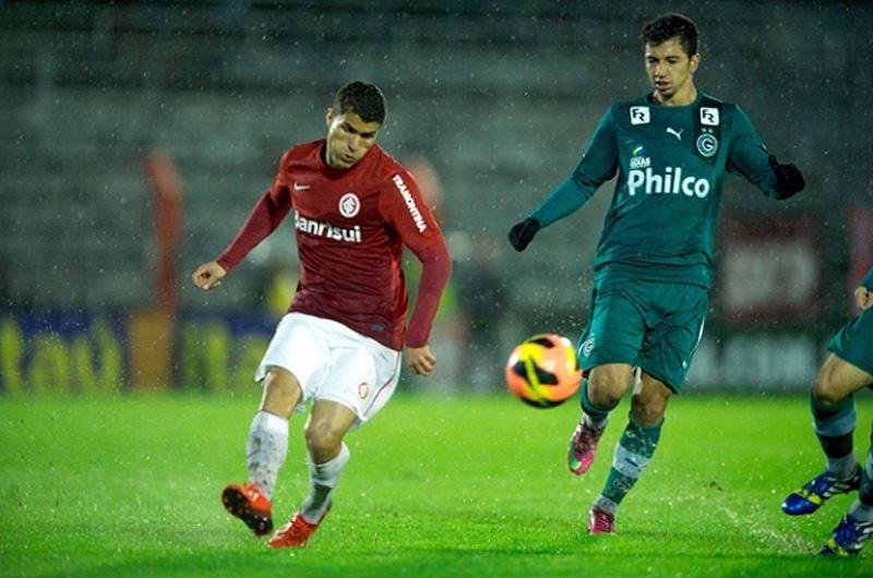 Priorizei a parte defensiva no Inter, diz Ednei