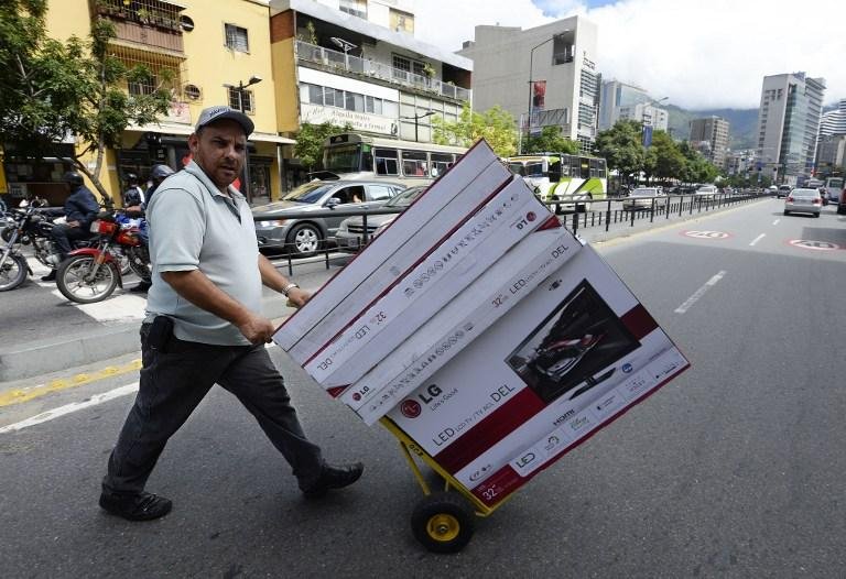 Venezuela prende 28 por aumento ilegal de pre&ccedil;os
