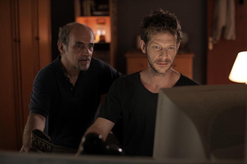 Filme &acute;Menos que Nada&acute;, de Carlos Garbase, ganha exibi&ccedil;&atilde;o pelo projeto Cinemas em Rede, na Sala Reden&ccedil;&atilde;o