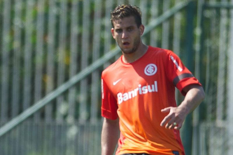 Rafael Moura deve ser o centroavante colorado em BH
