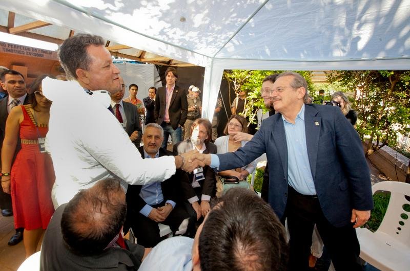 Governador Tarso Genro acompanhou pela manh&atilde; exuma&ccedil;&atilde;o de Jango