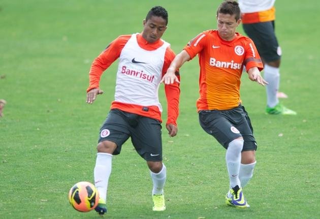 Inter deve ter seis jogadores da base diante do Atl&eacute;tico-MG