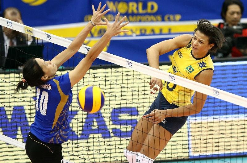 Invicta, Sele&ccedil;&atilde;o encara dominicanas na Copa dos Campe&otilde;es de v&ocirc;lei
