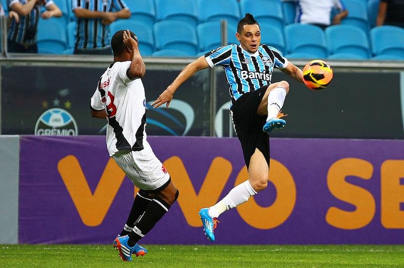 Gr&ecirc;mio obt&eacute;m efeito suspensivo e libera Par&aacute;