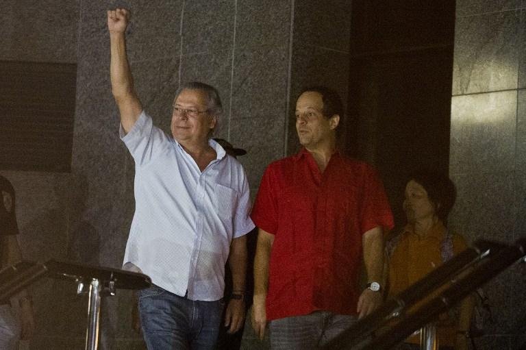 STF expediu mandados de pris&atilde;o a Z&eacute; Dirceu, Genoino, Marcos Val&eacute;rio e outros nove