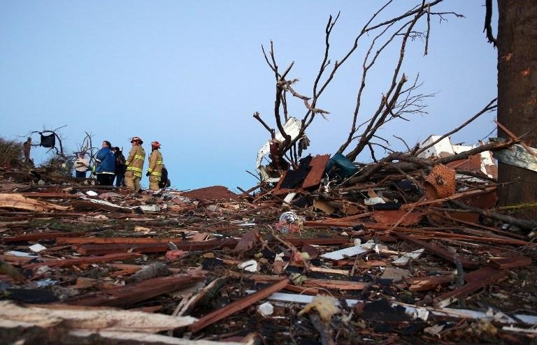 Passagem de tornados nos EUA deixam seis mortos 