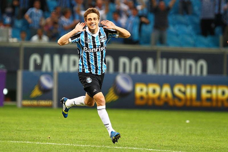 Renato trata estrangeiros como filhos e diz que tem problema bom no Gr&ecirc;mio