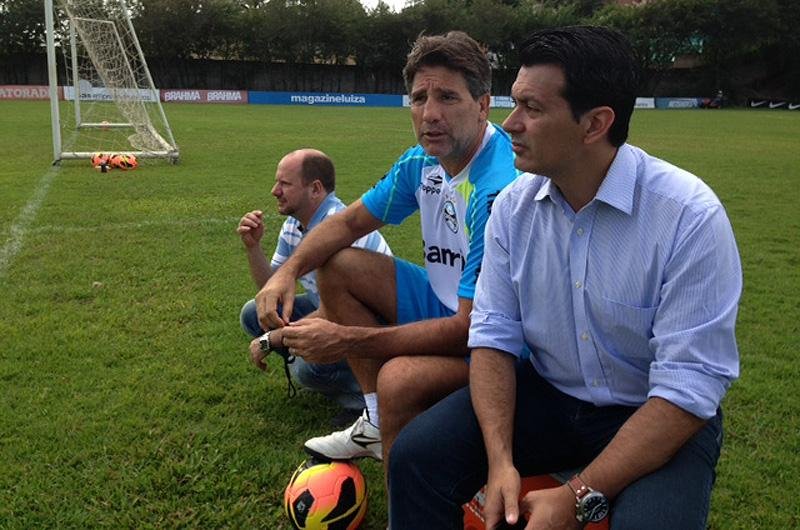 Rui Costa desconversa sobre renova&ccedil;&atilde;o de Renato