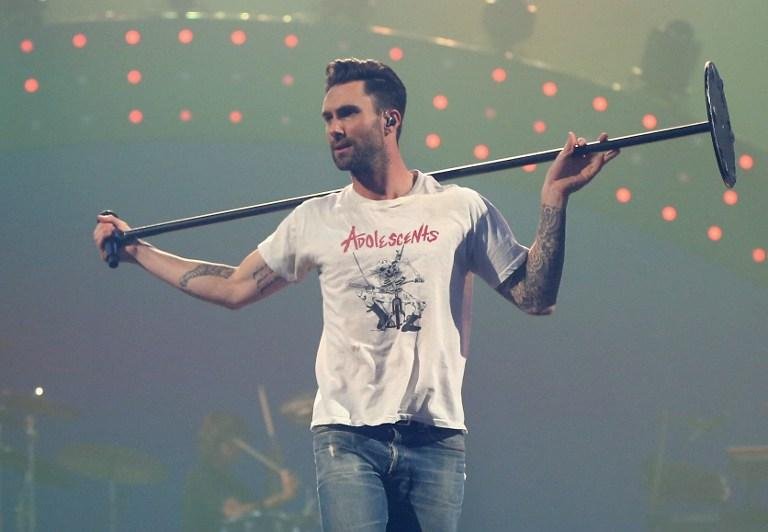 Adam Levine disse ter ficado surpreso com a escolha da revista People